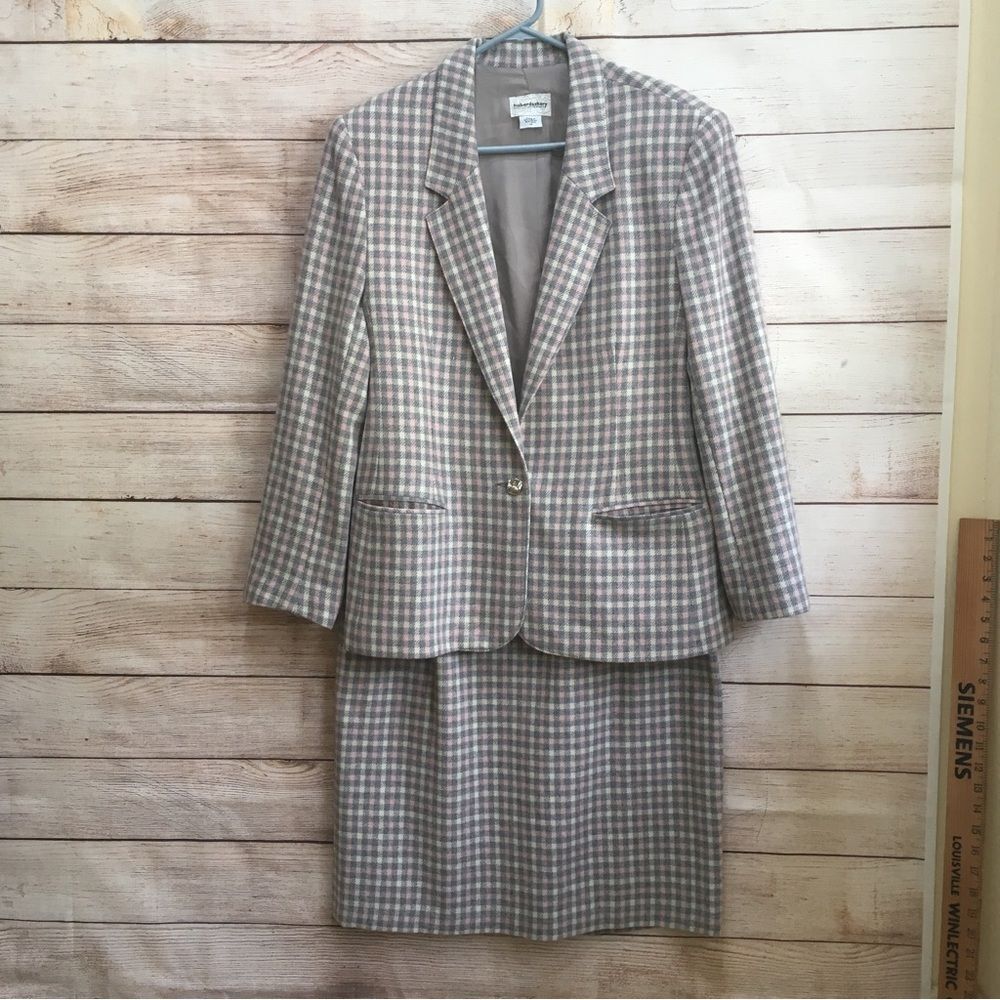 Kasper Women's Taupe Plaid Two-Piece Blazer & Skirt Suit